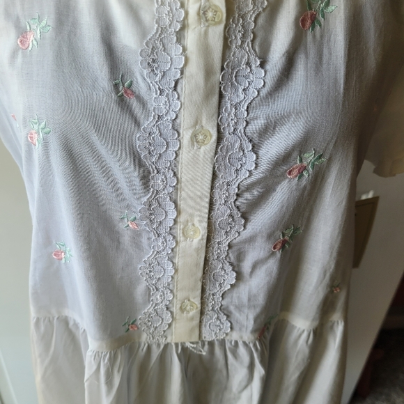 Woman's  nite dress - Picture 2 of 4